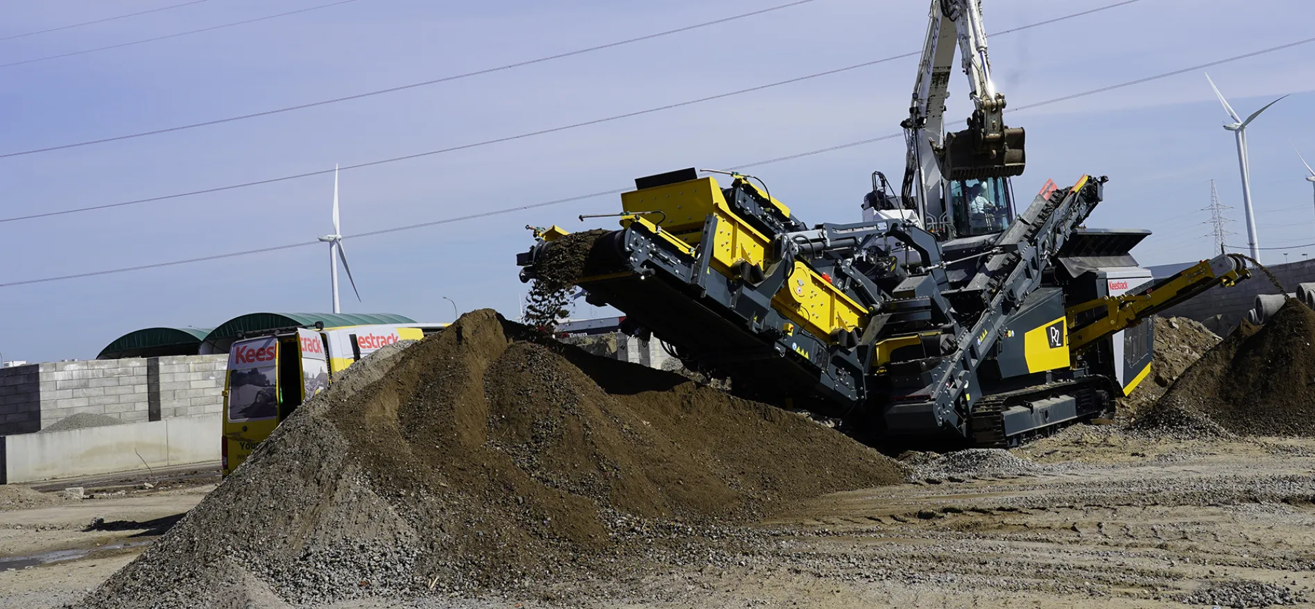 Keestrack R2 impact crusher